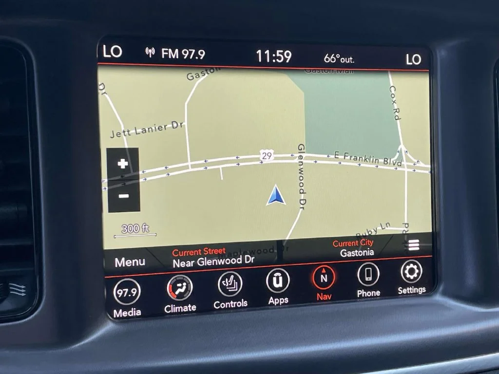 Used 2021 White Dodge SXT image 33