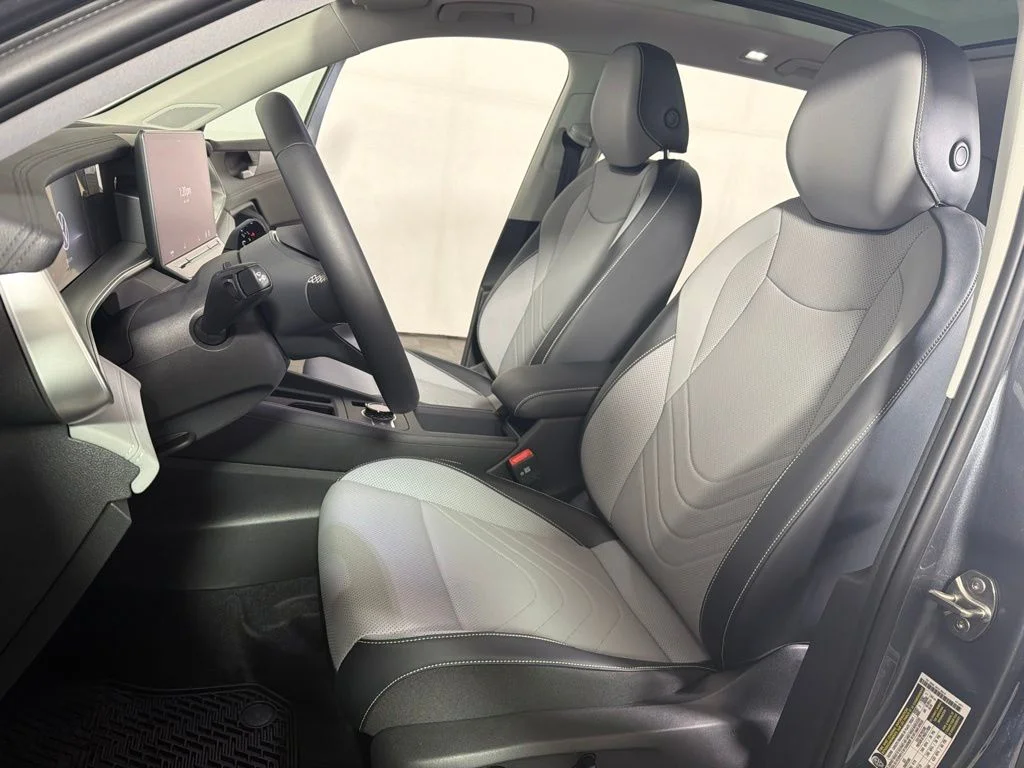 New 2026 Gray Volkswagen 2.0T SE image 10
