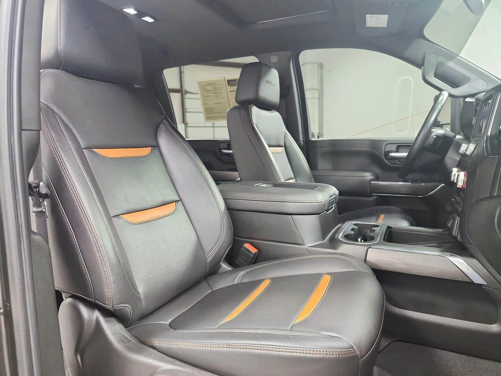 Used 2022  GMC AT4 image 45