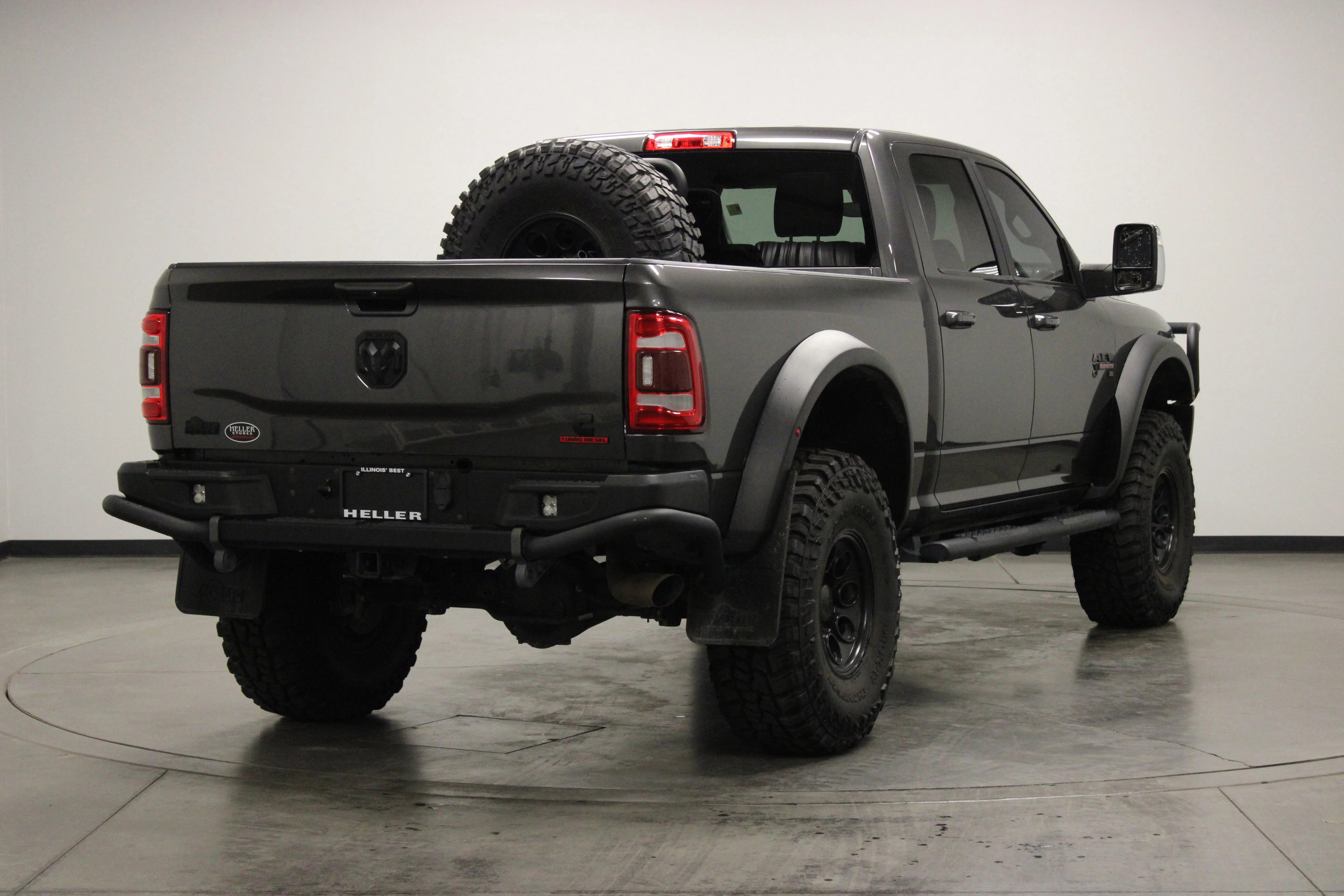 Used 2023 Granite Crystal Metallic Clearcoat Ram Laramie image 8