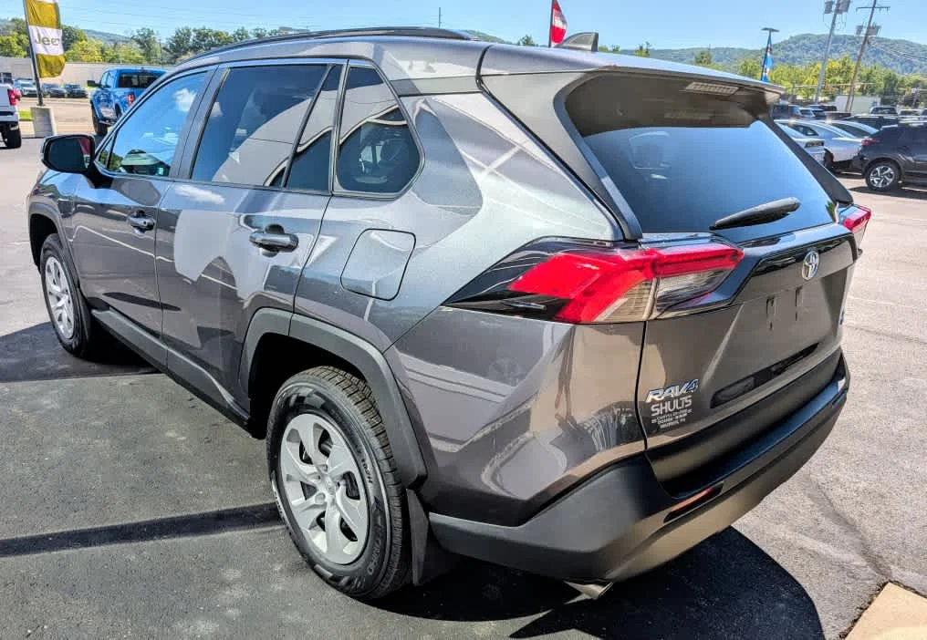 Used 2021 Magnetic Gray Metallic Toyota LE image 4