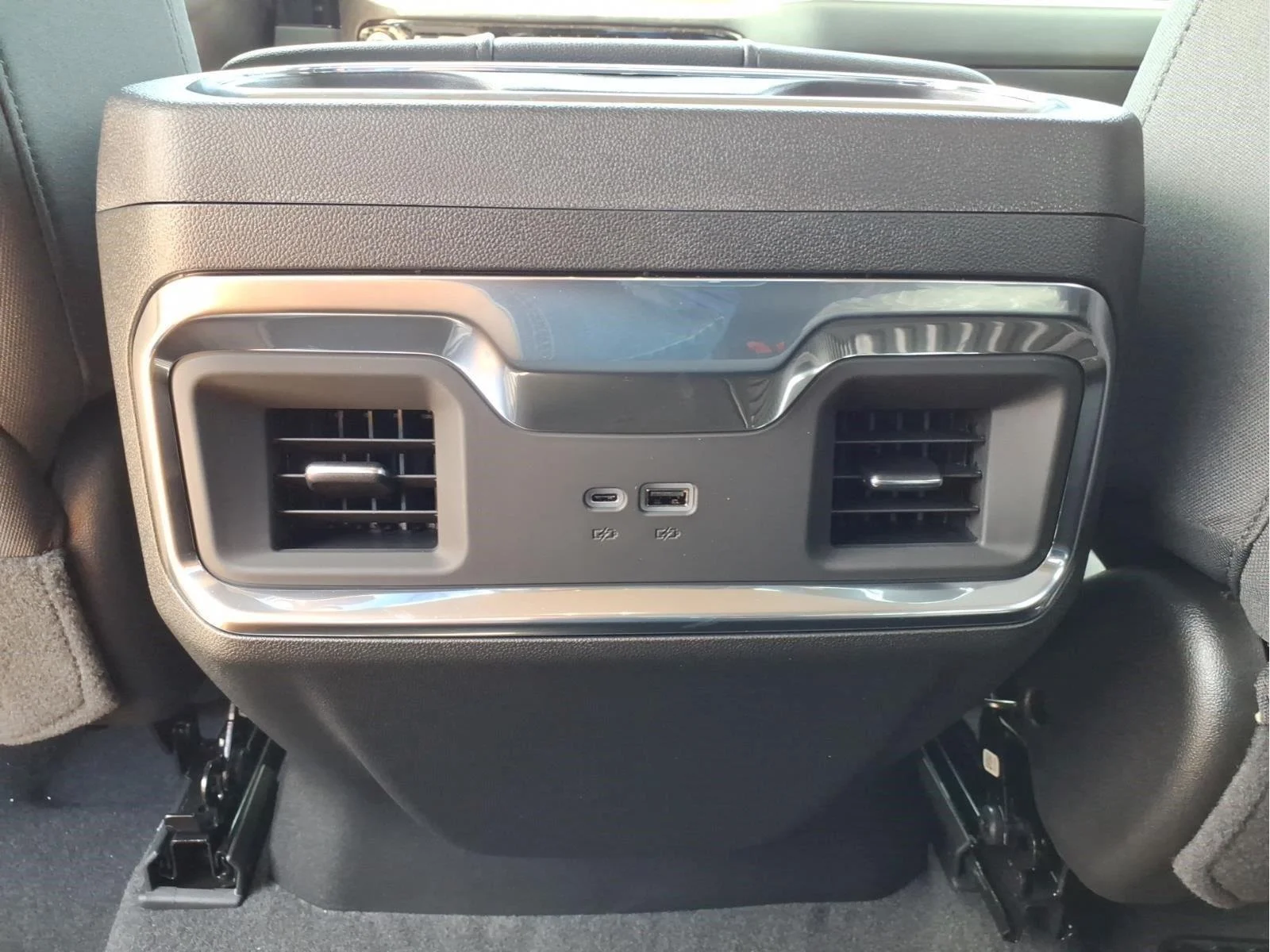 New 2026 Sterling Metallic GMC Elevation image 10