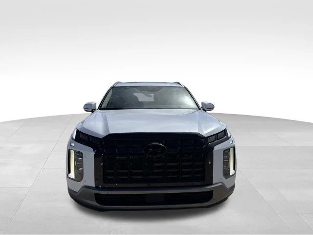 Used 2025 White Hyundai Limited image 4