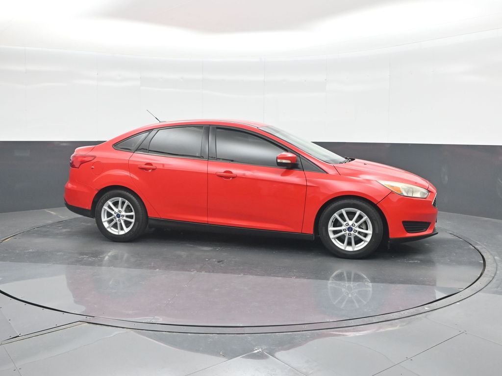 Used 2016 Red Ford SE image 11