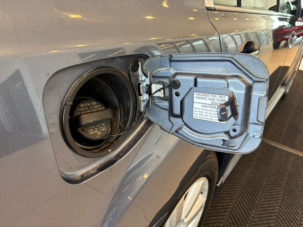 Used 2014 Blue Subaru 2.5i image 32