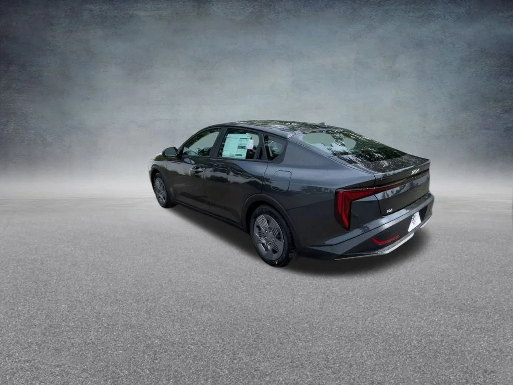 2025 Kia K4 LX - Photo 17