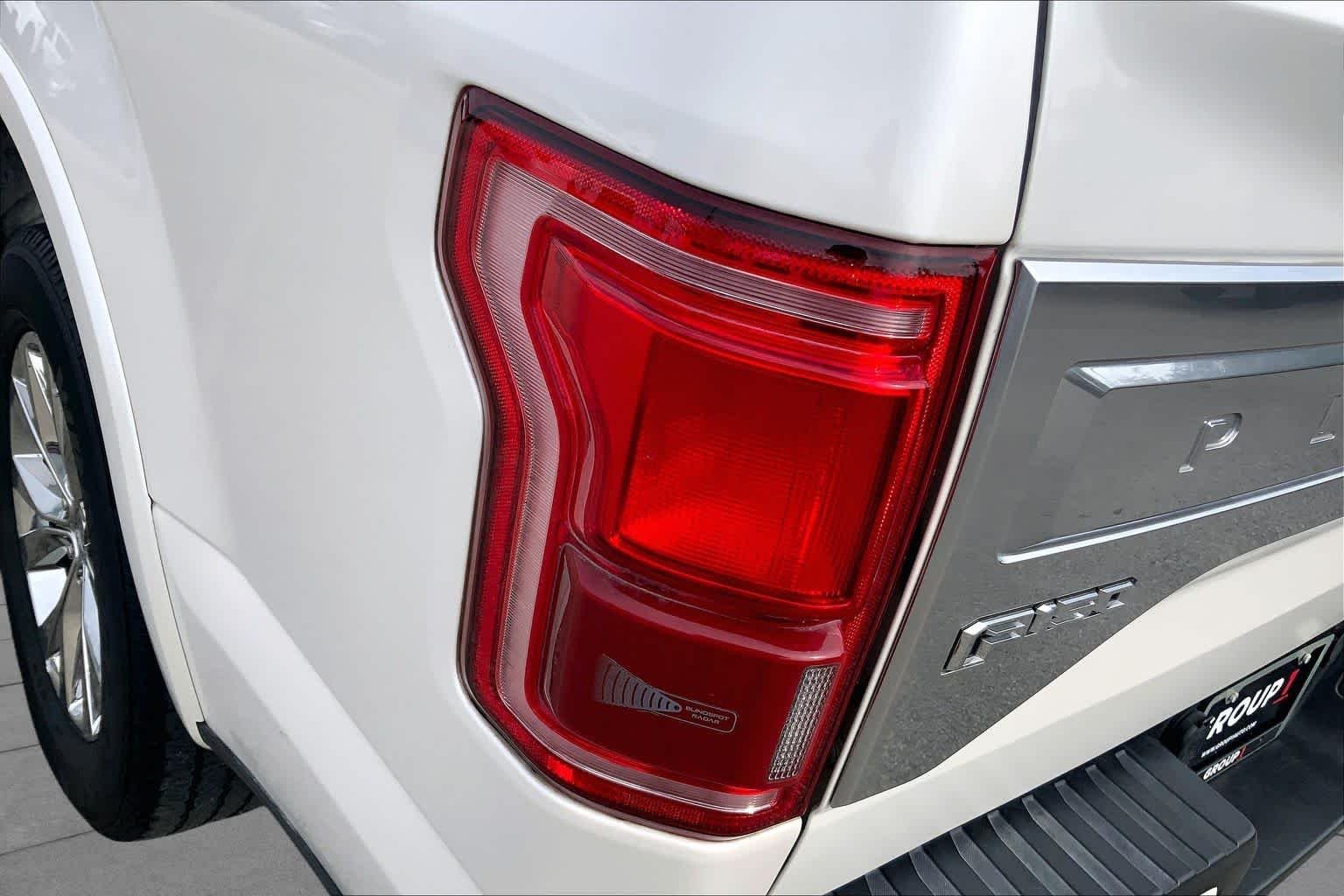 Used 2015 White Platinum Metallic Tri-Coat Ford Platinum image 25