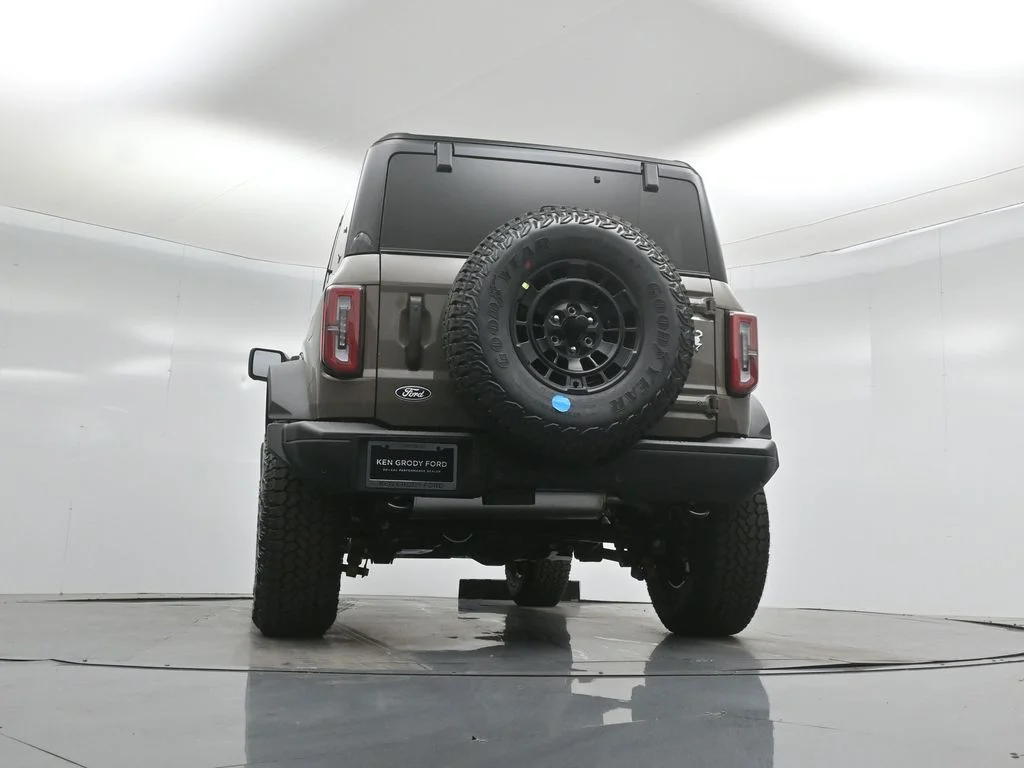 New 2026 Marsh Gray Ford Badlands image 47