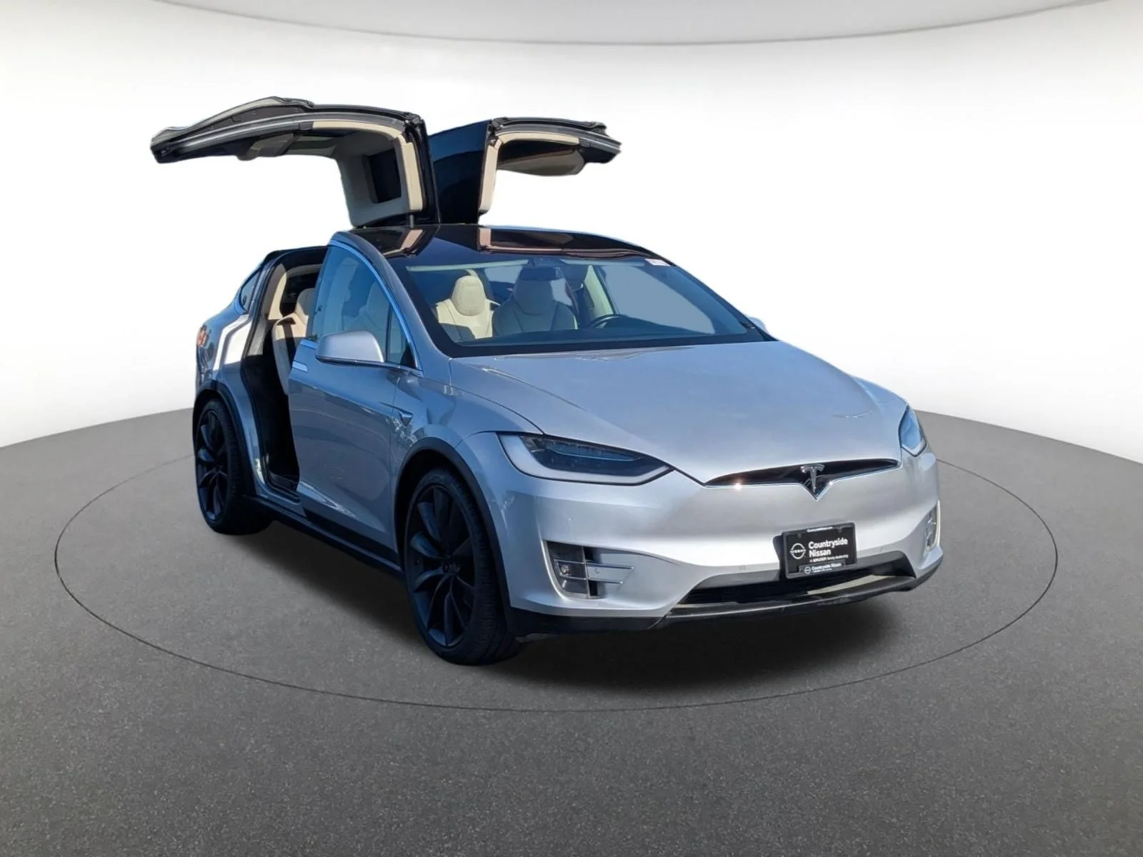 Used 2018 Silver Tesla 75D image 9