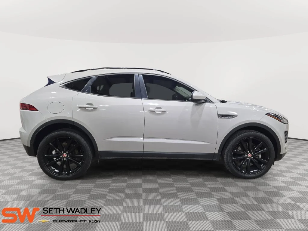 Used 2020 Silver Jaguar SE image 8