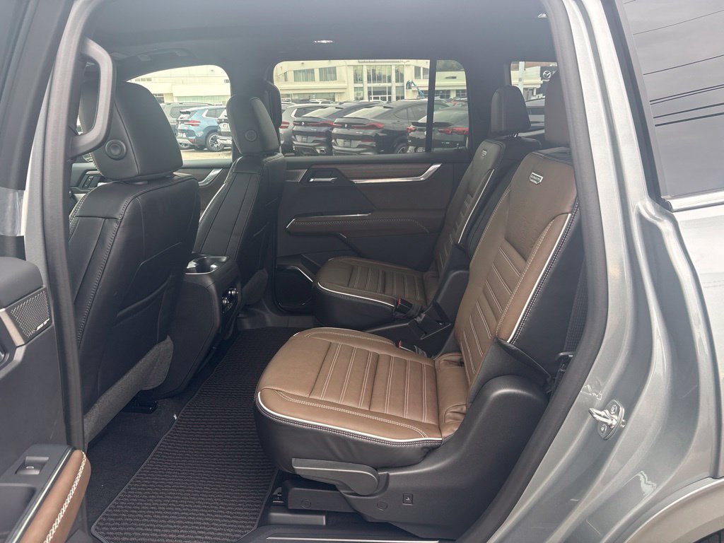 2027 GMC Acadia Denali Ultimate - Photo 8