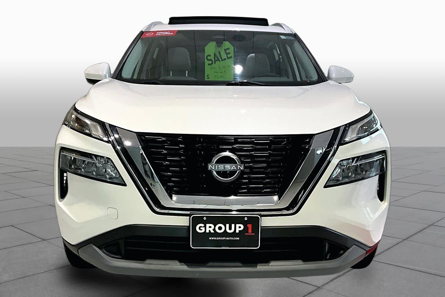 Used 2023 Pearl White Tricoat Nissan SV image 4