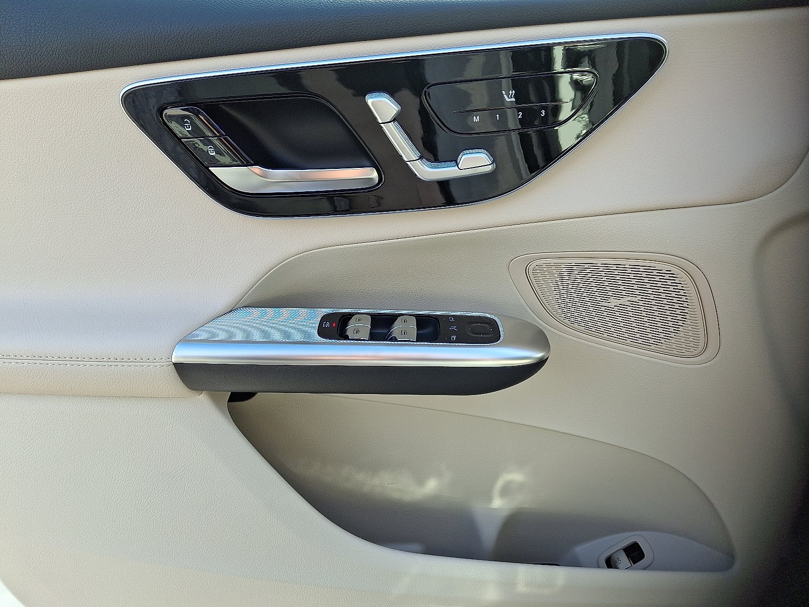 New 2026 Polar White - 149 Mercedes-Benz  image 10