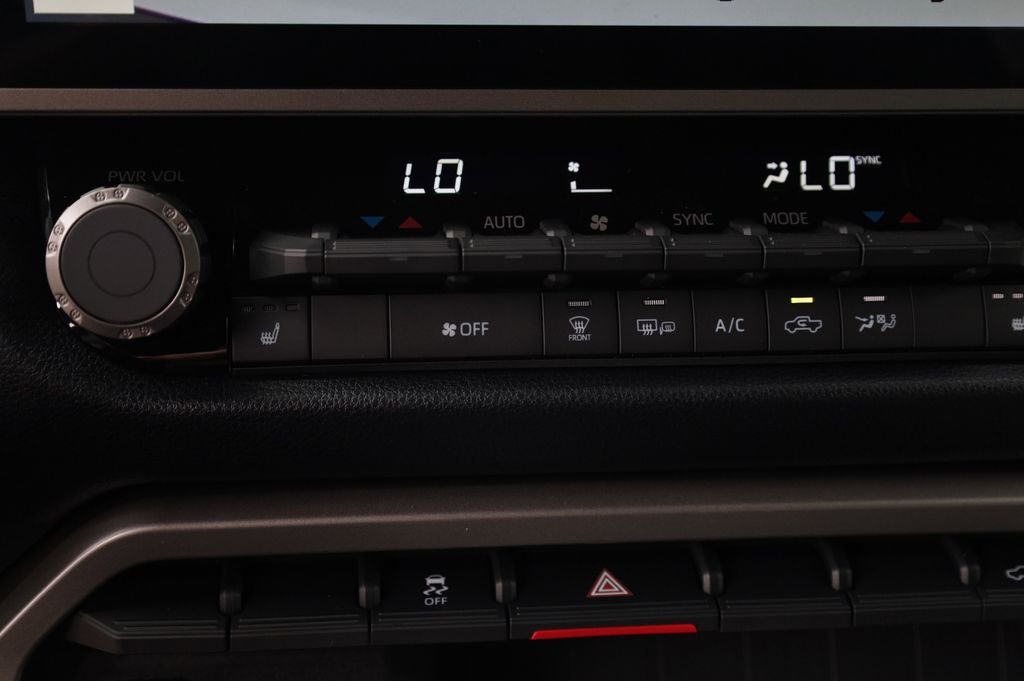 2026 Toyota Tundra SR5 - Photo 8