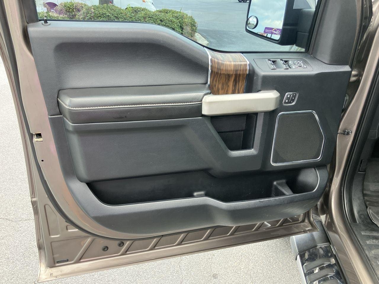 Used 2019 Gray (Stone Gray) Ford Lariat SuperCrew 4WD image 13