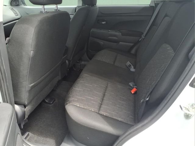 Used 2024  Mitsubishi 2.0 ES image 12