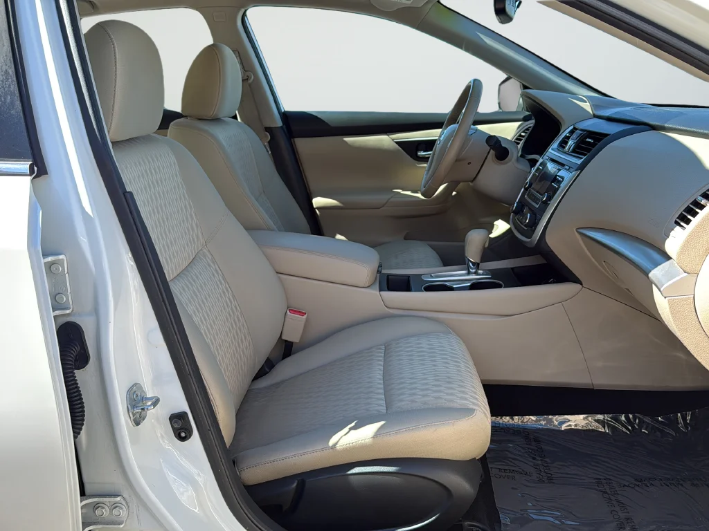 Used 2017 White Nissan 2.5 SV image 22