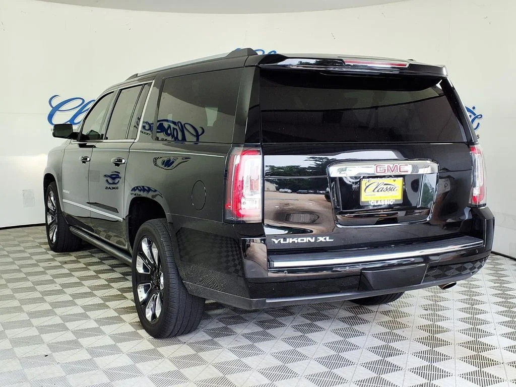 Used 2020 Black GMC Denali image 2