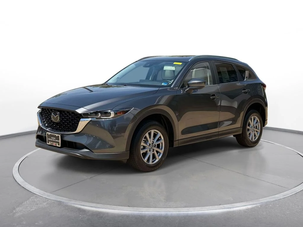2023 Mazda CX-5 S Preferred package Auto AWD's photo