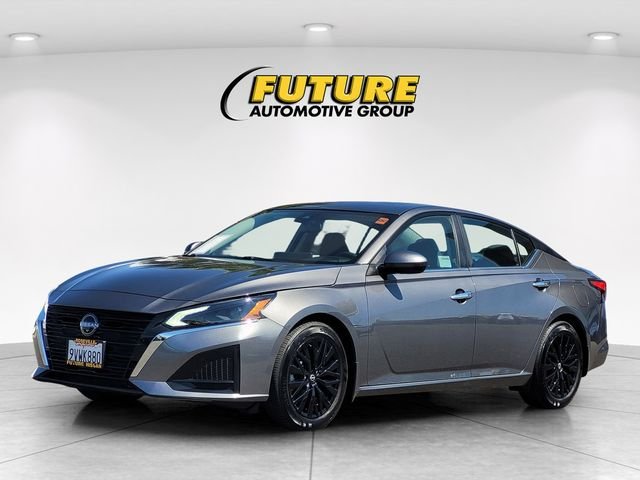 Used 2025 Gray Nissan 2.5 SV image 5