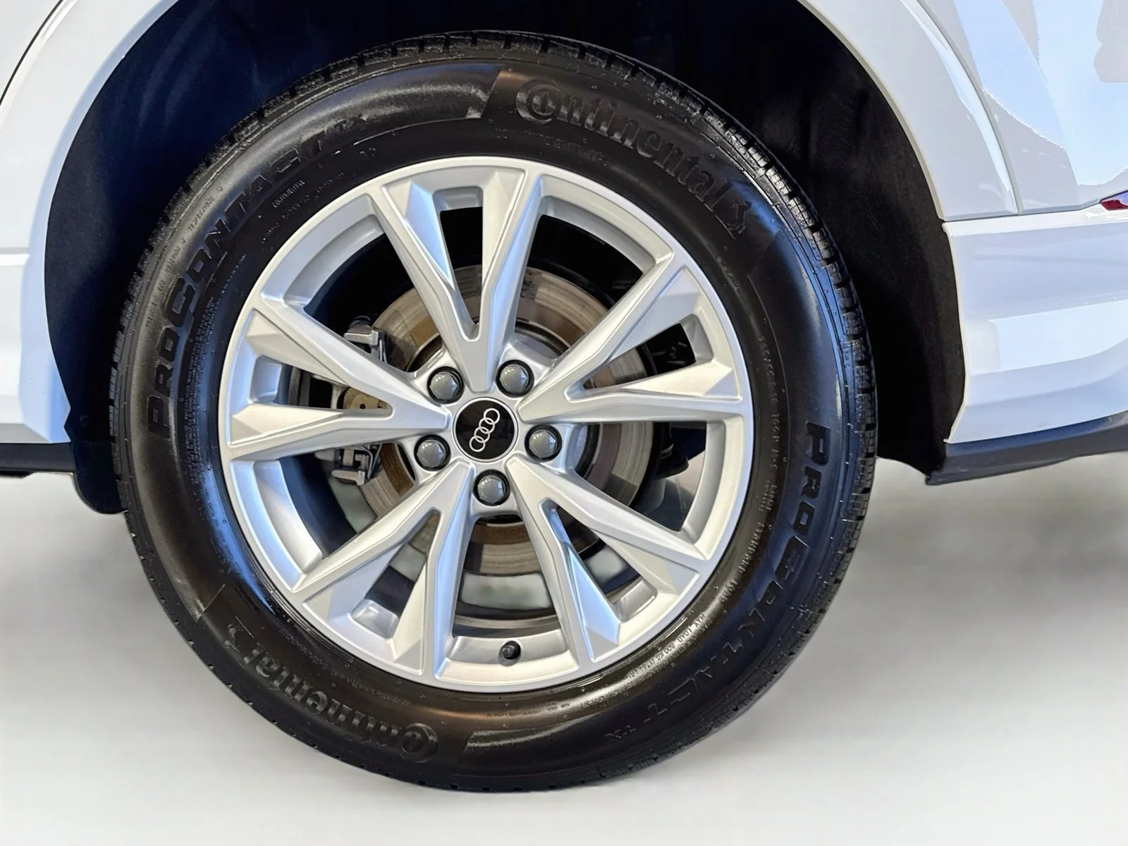 Used 2025 White Audi S line Premium image 30