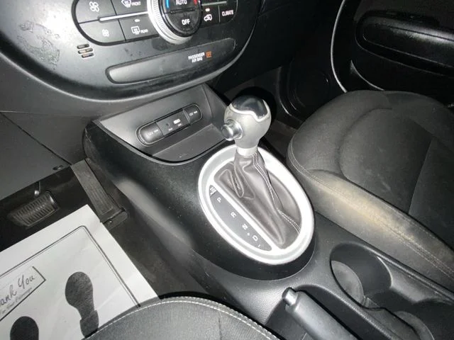 Used 2018 White Kia Plus image 19