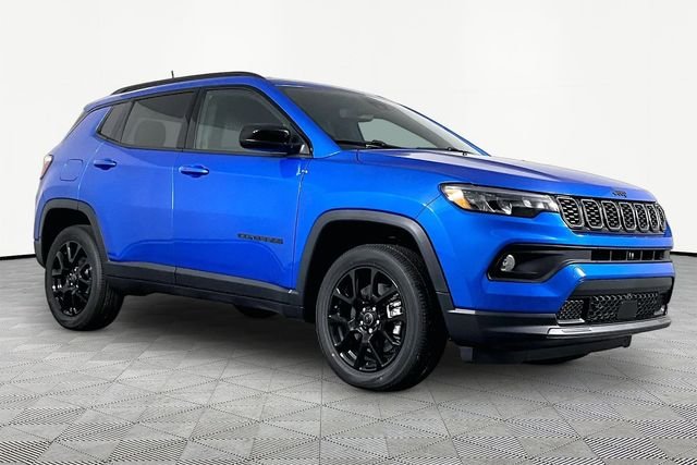 New 2026 Hydro Blue Pearl-Coat Exterior Paint Jeep Latitude image 3