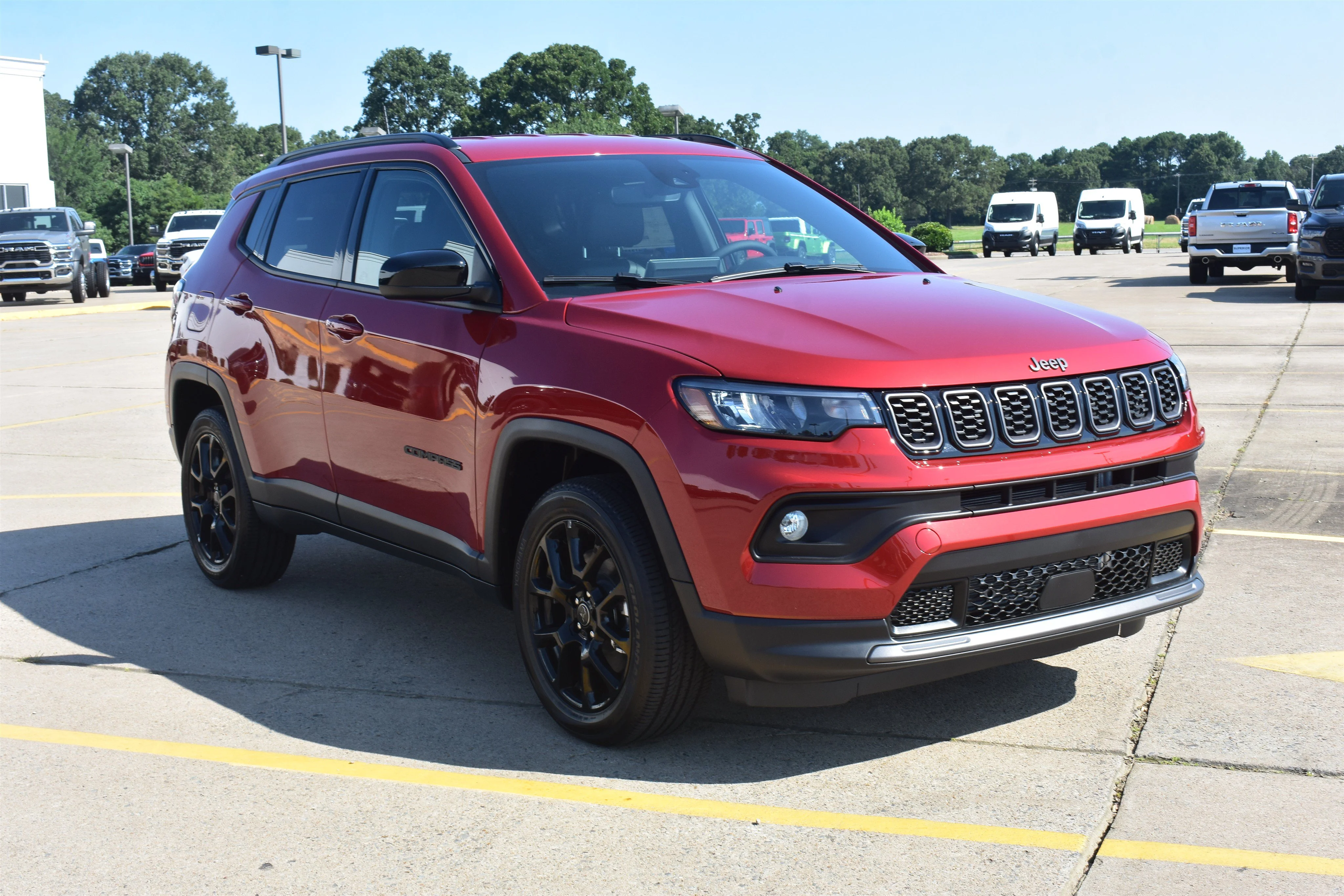 New 2026 Red Hot Pearlcoat Jeep Latitude Altitude image 3