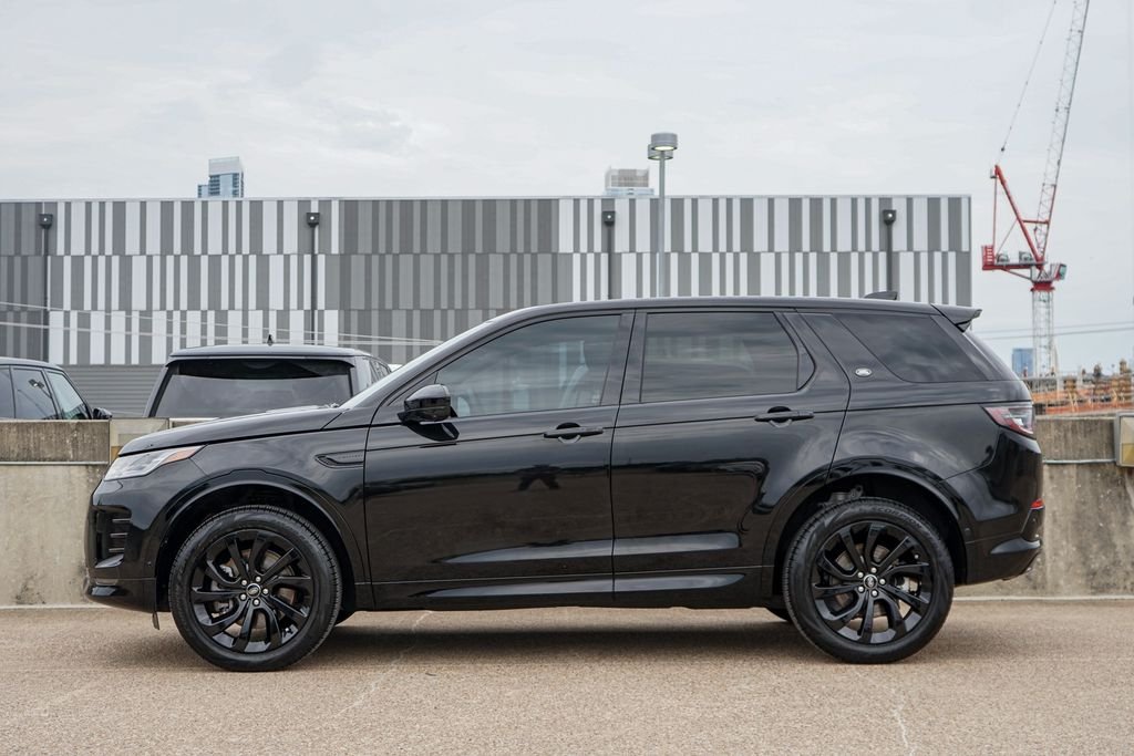 Used 2025 Santorini Black Metallic Land Rover SE image 5