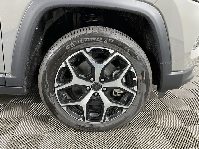New 2026 Sting-Gray Clear-Coat Exterior Paint Jeep Limited image 7