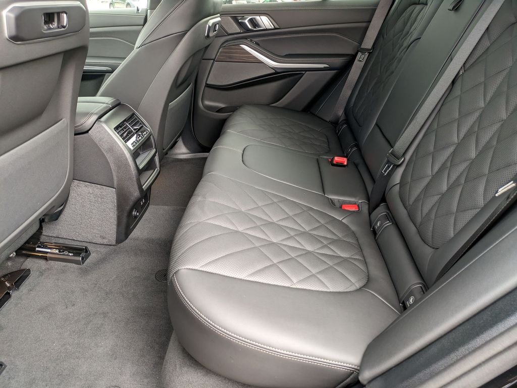 New 2026 Black Sapphire Metallic BMW sDrive40i image 22