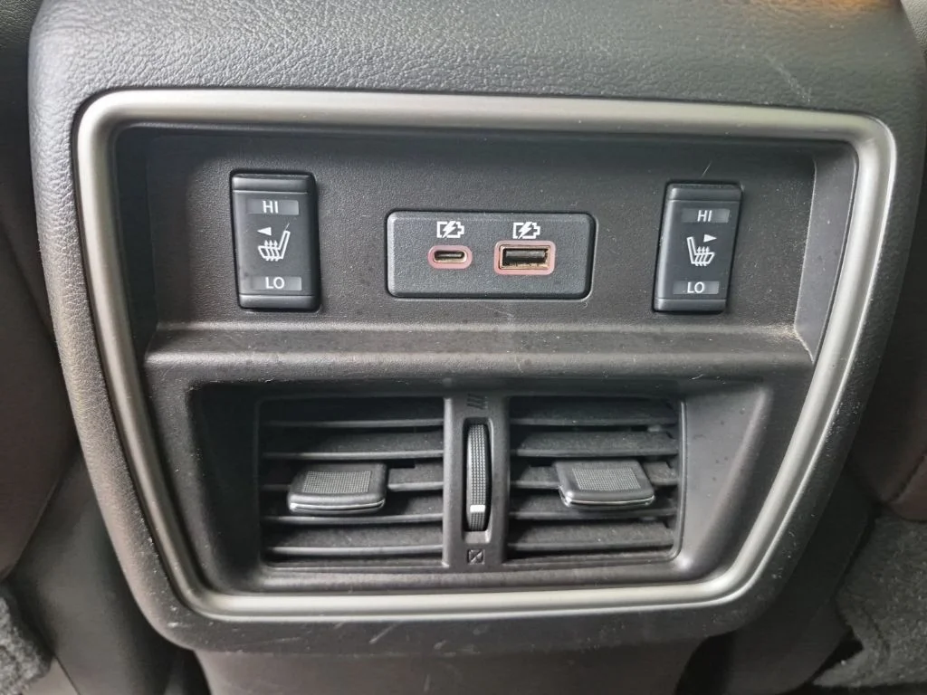Used 2020 White Nissan Platinum image 14