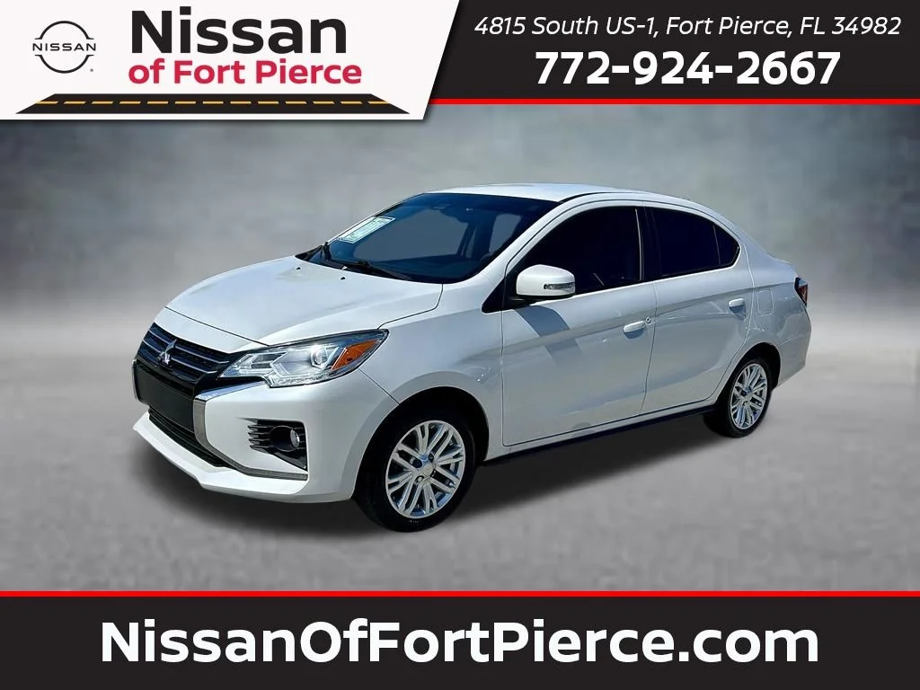 Used 2024 Silver Mitsubishi SE image 1