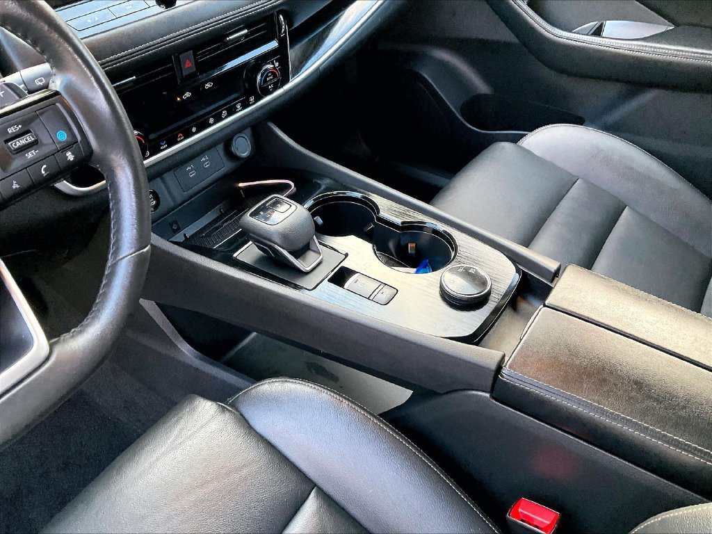 Used 2024 Deep Ocean Blue Pearl/Super Black Nissan SL image 20