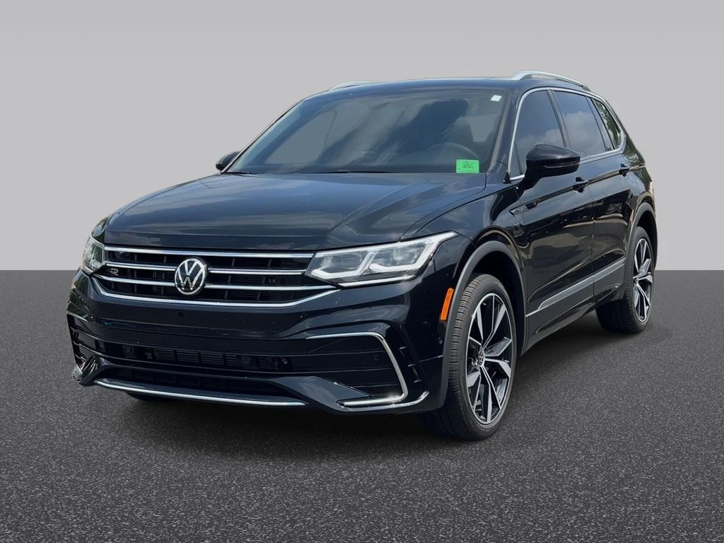 Used 2024 Black Volkswagen 2.0T SEL R-Line image 2
