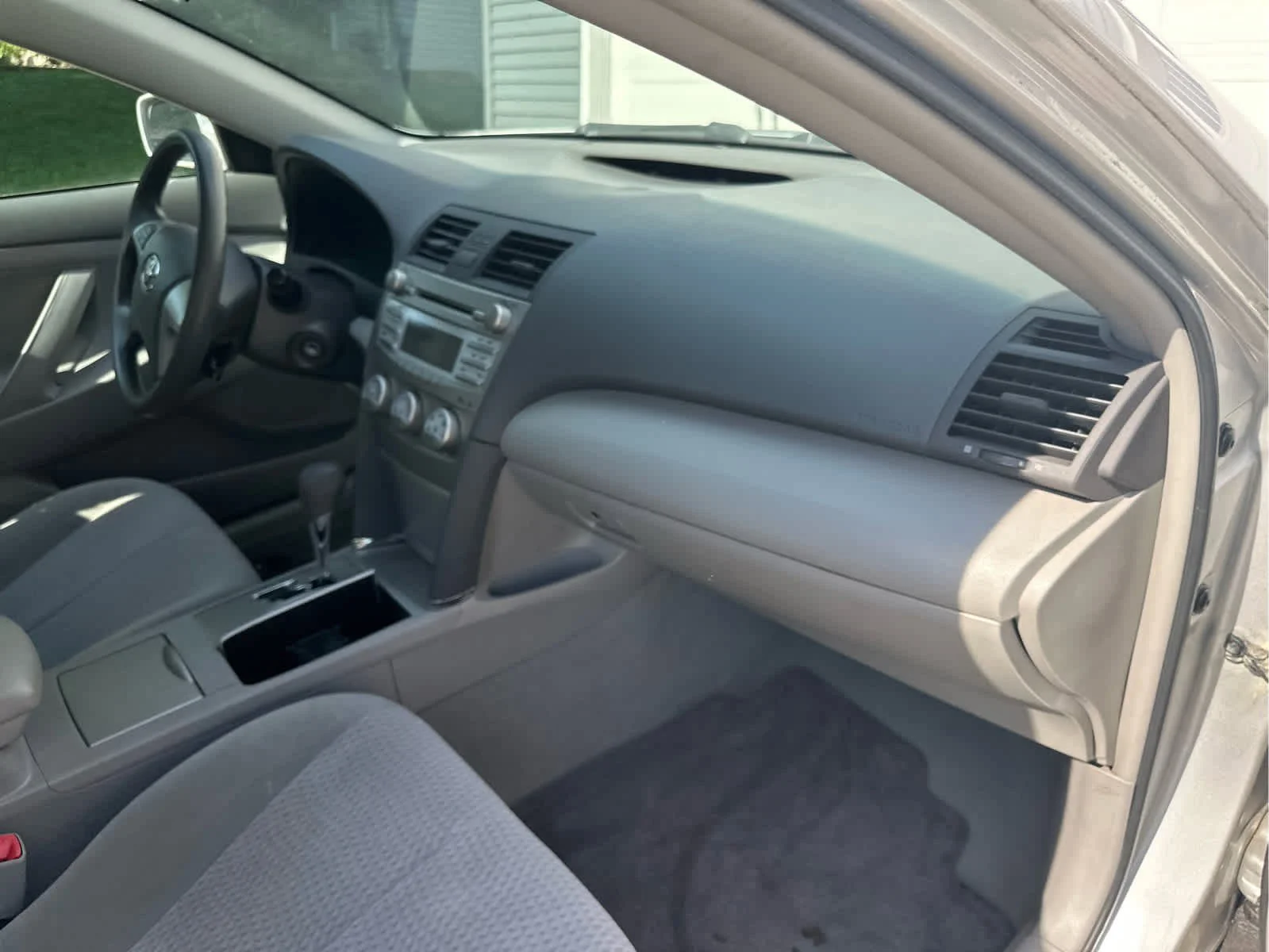 Used 2011 Classic Silver Metallic Toyota LE image 10