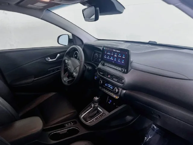 Used 2022 Lunar Hyundai Limited image 9