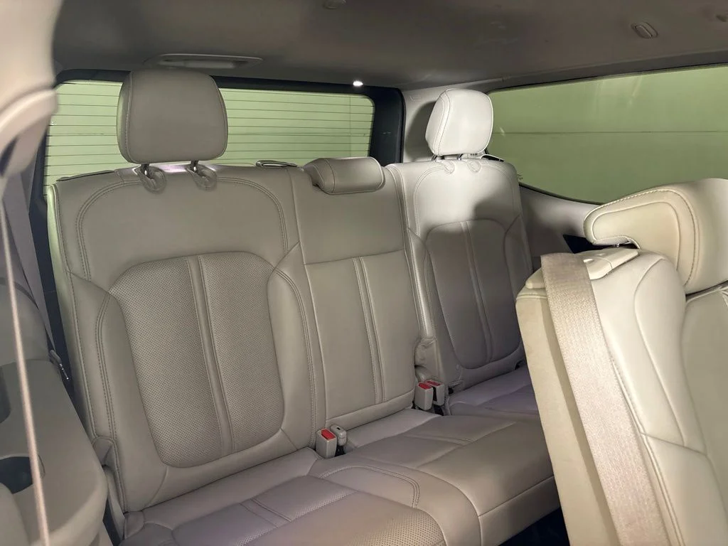 Used 2022 White Jeep Series II image 23