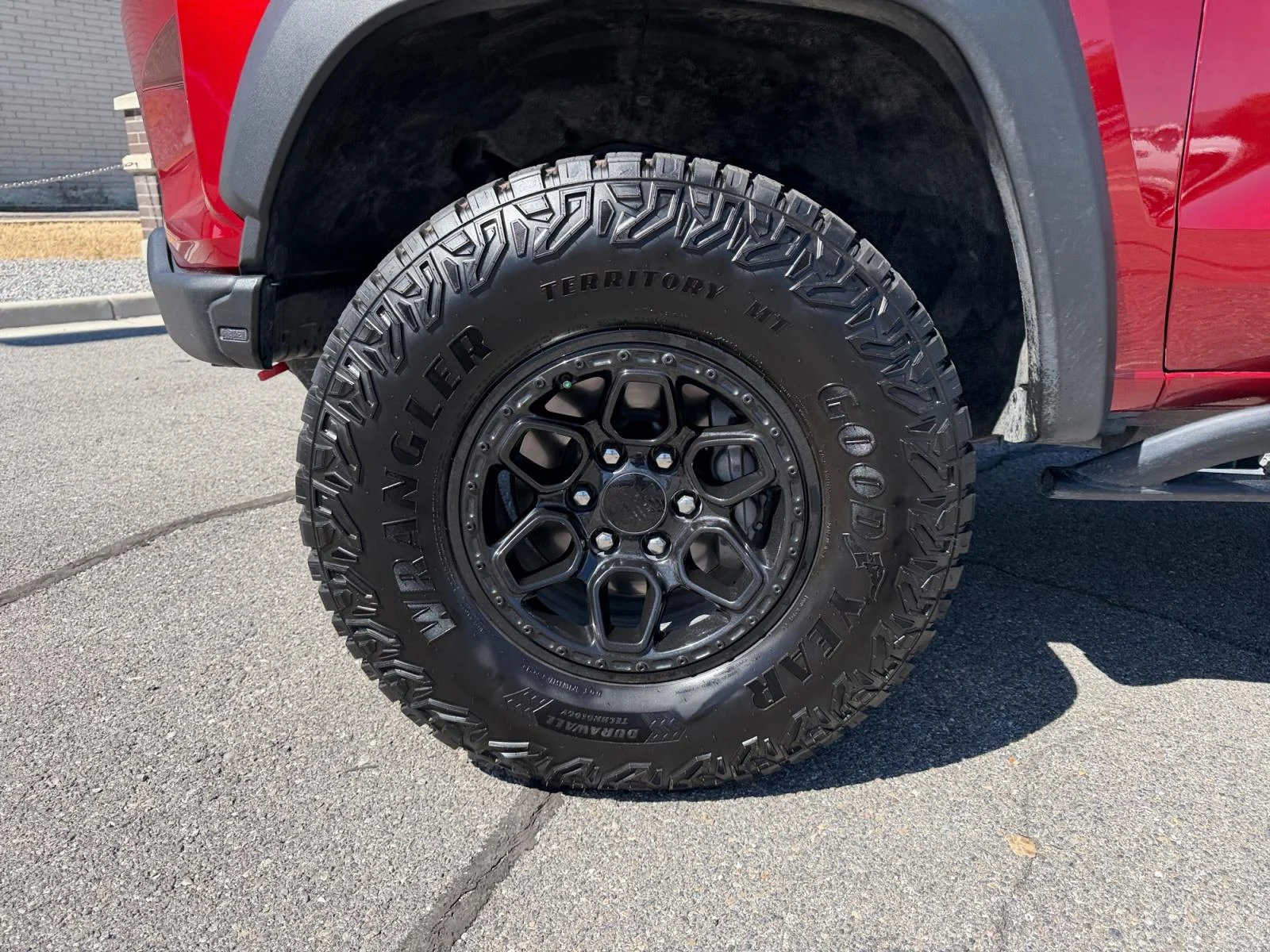 2024 Chevrolet Colorado ZR2 - Photo 9
