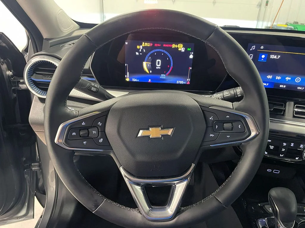 Used 2025 Gray Chevrolet LT image 28