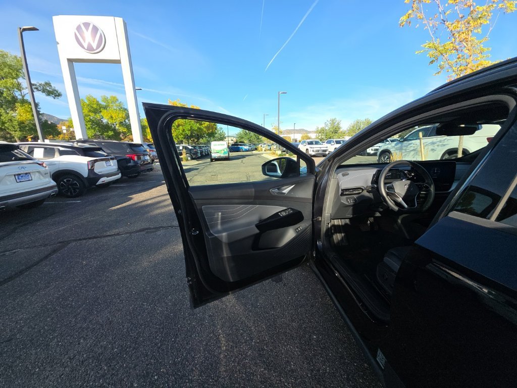 Certified Used 2023 Deep Black Pearl Volkswagen Pro S image 10