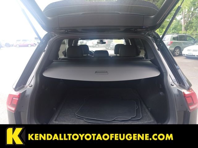 Used 2023 Black Volkswagen 2.0T SE R-Line Black image 16