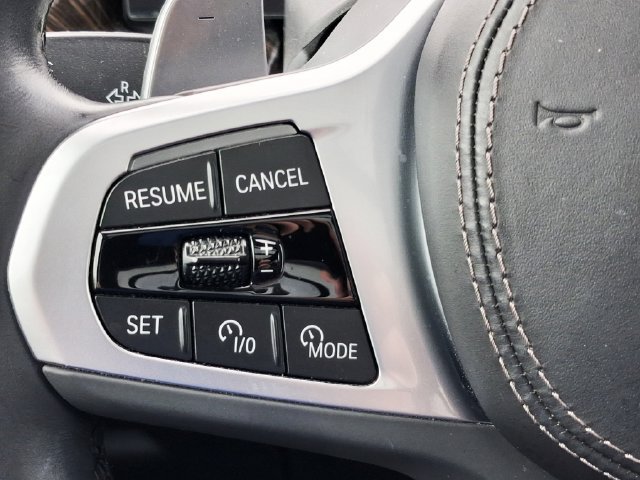 Used 2024 White BMW sDrive40i image 14