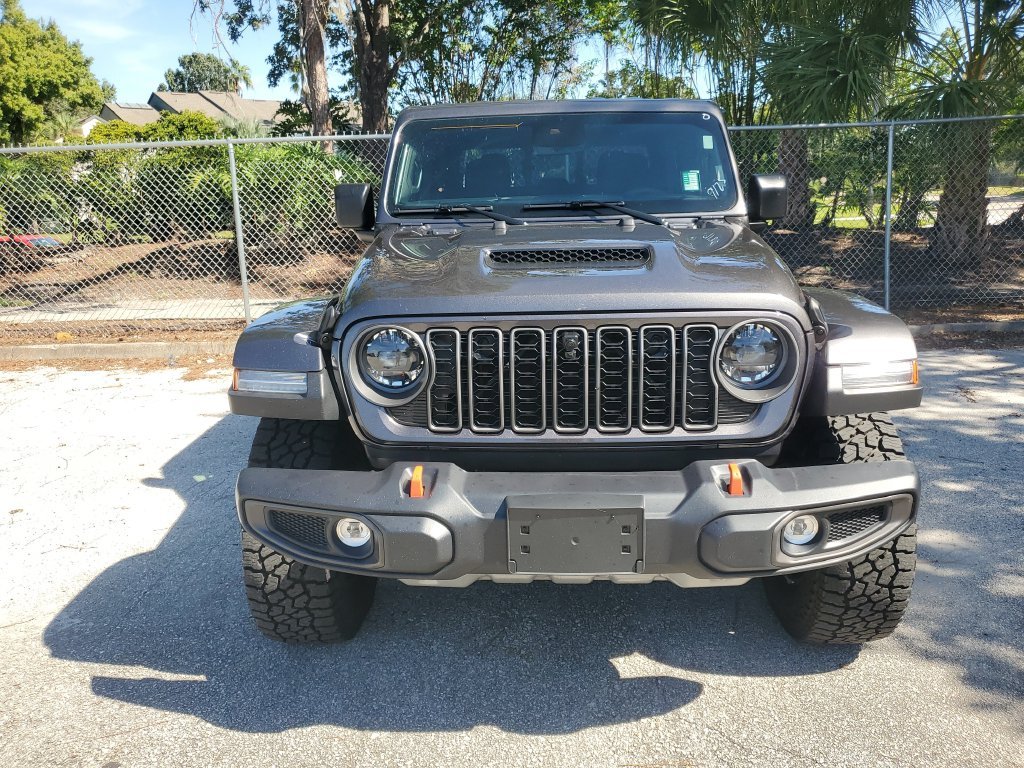 Used 2025 Gray Jeep Mojave image 2