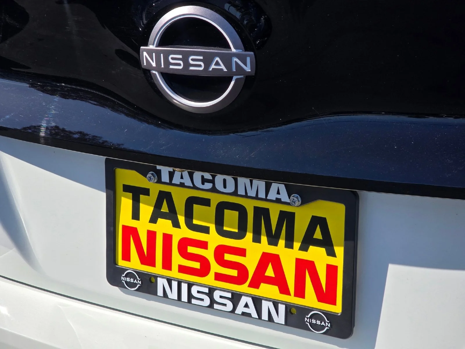 Certified Used 2025 White Nissan S image 23