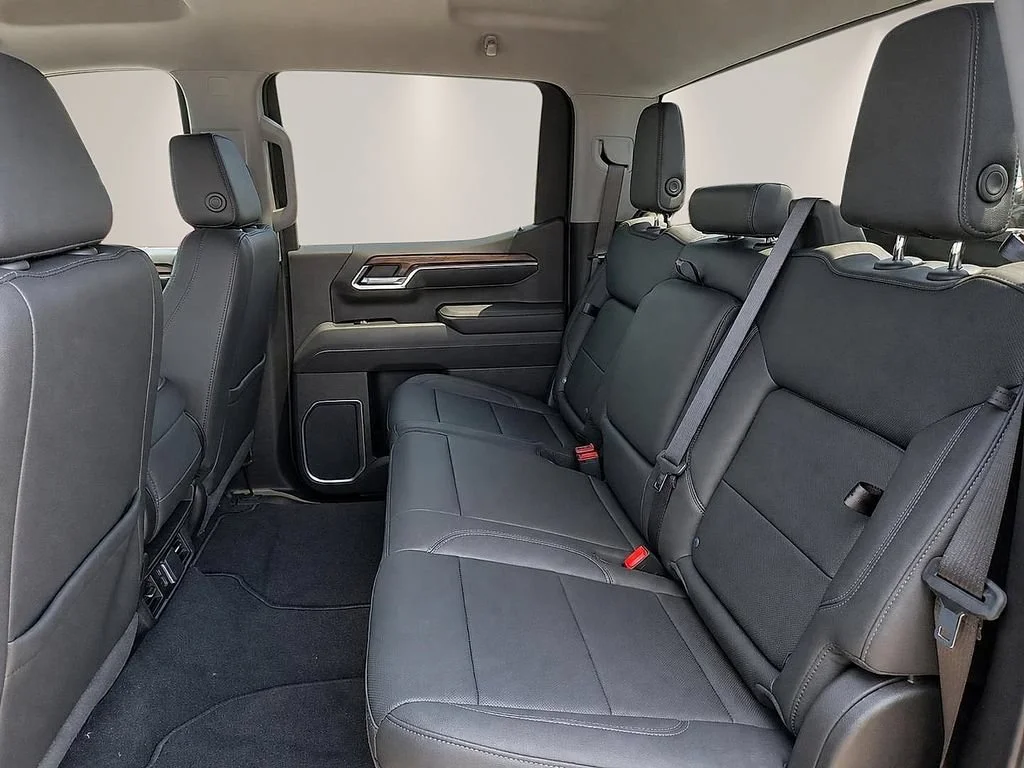 2026 GMC Sierra 1500 SLT - Photo 11