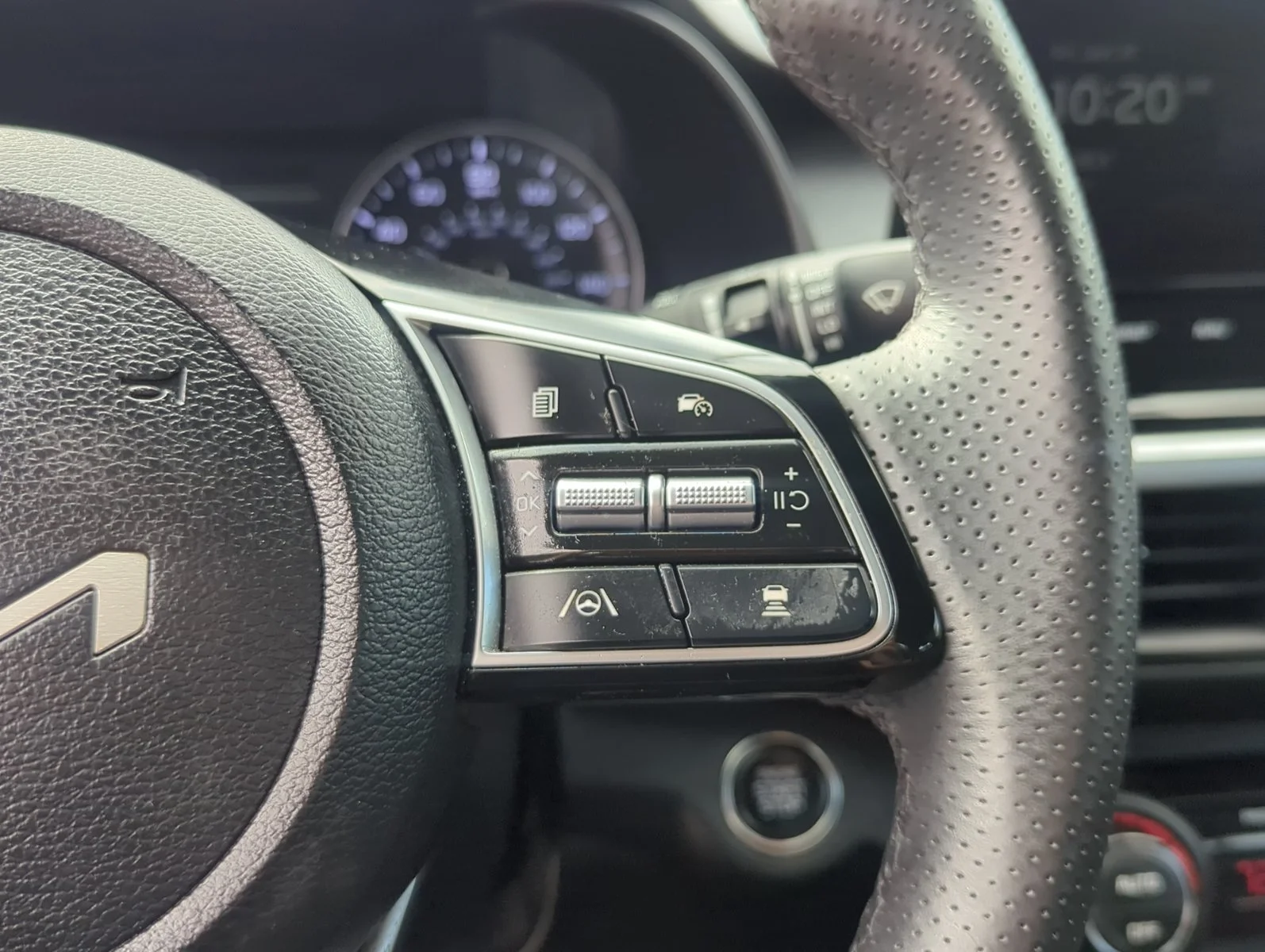 Used 2024 Snow White Pearl Kia GT-Line image 16