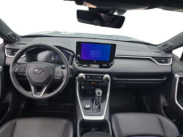 Certified Used 2023 SILVER SKY MET W/BLK Toyota  image 9