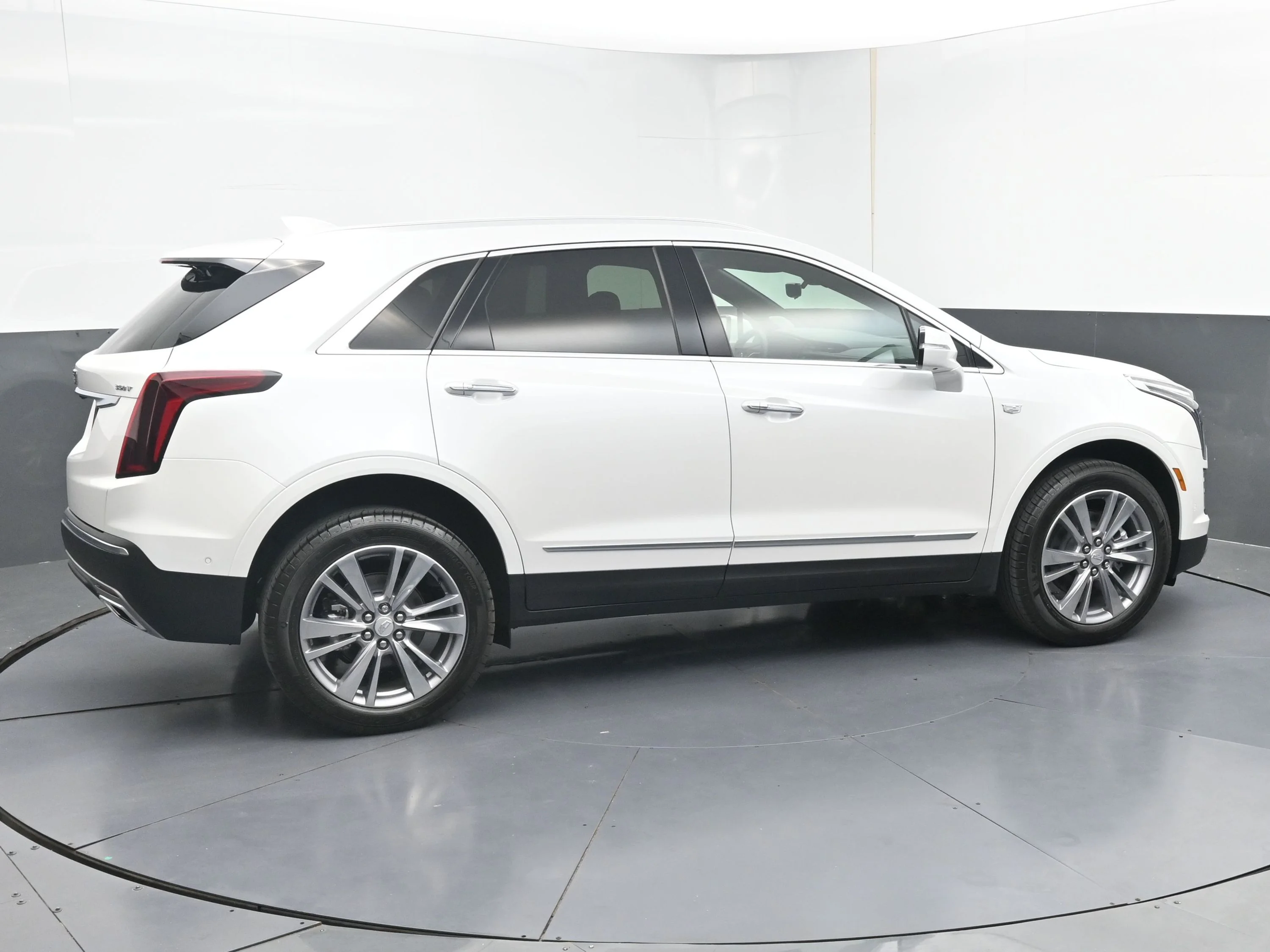 2026 Cadillac XT5 Premium Luxury - Photo 2