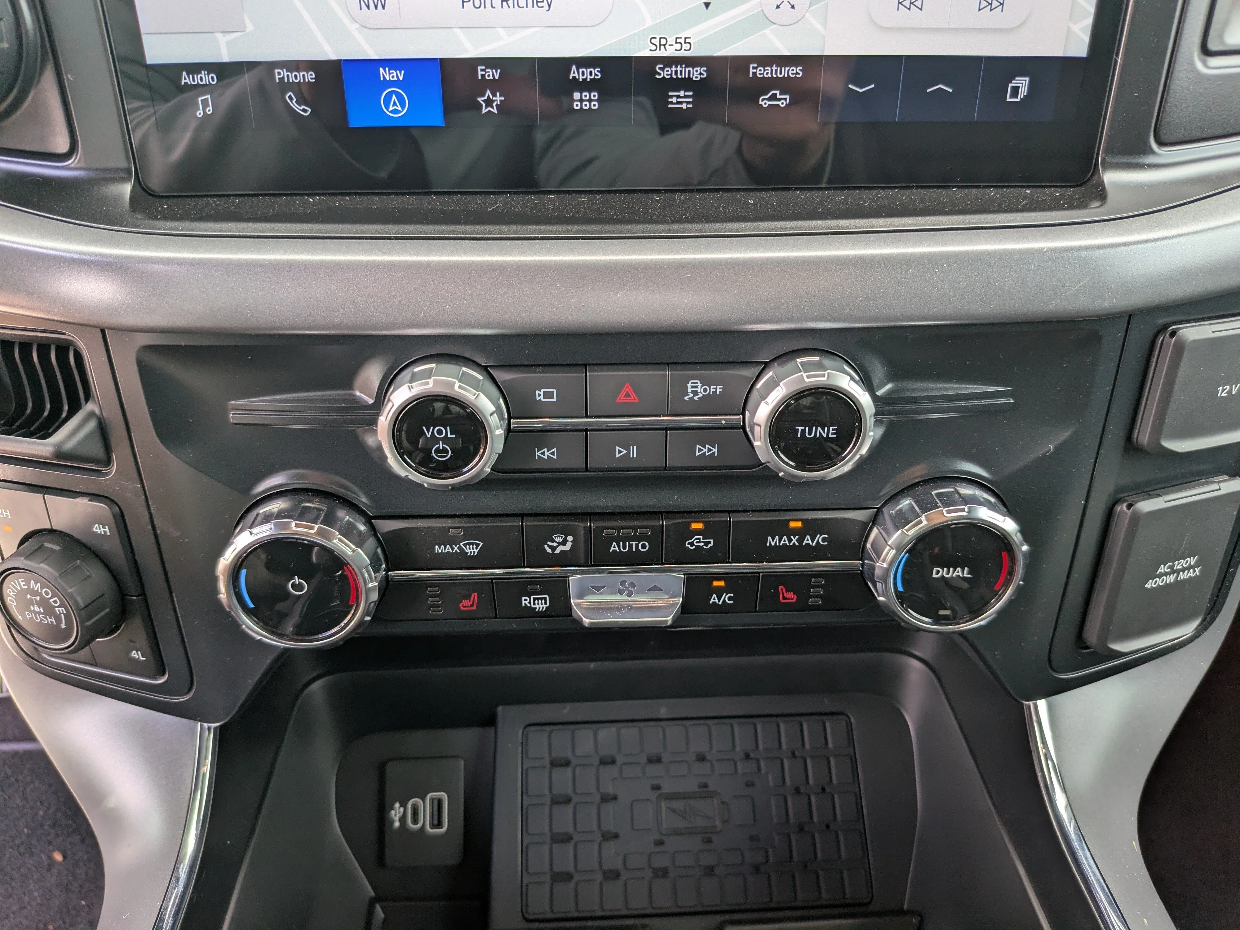 New 2026 Agate Black Metallic Ford XLT image 23